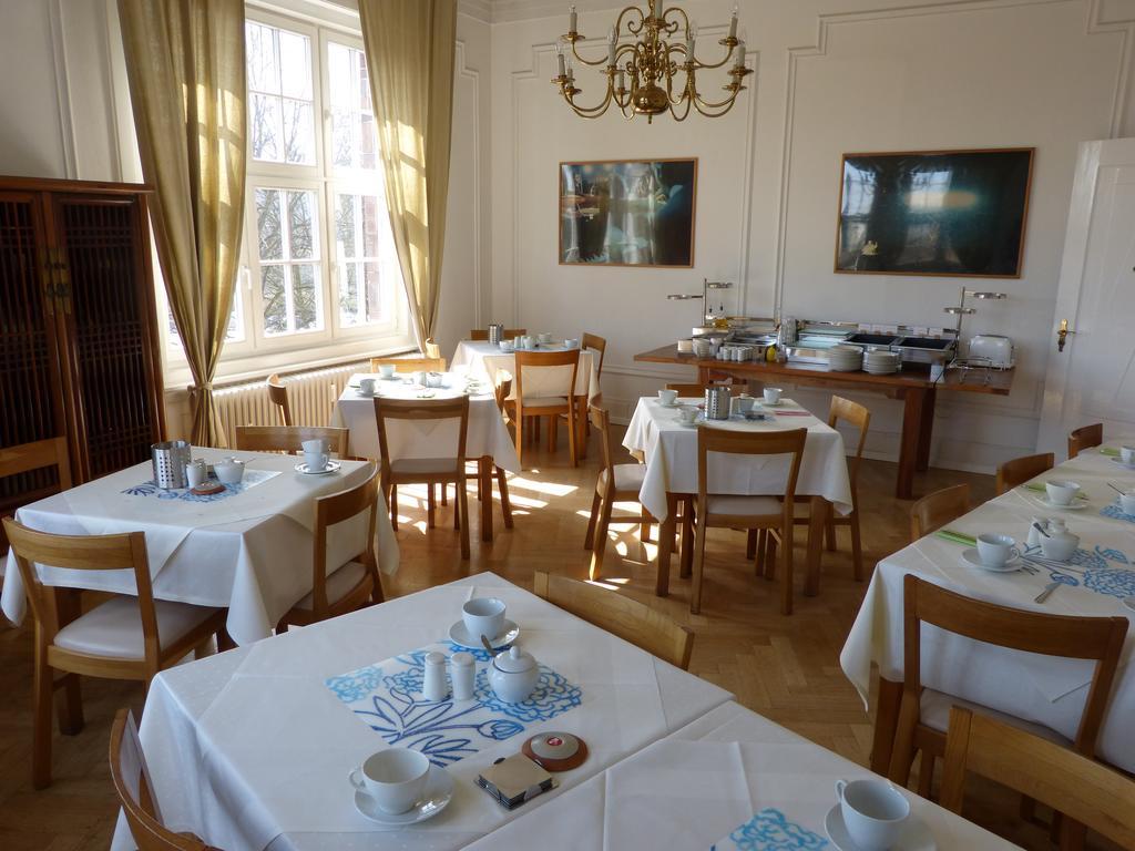 Hotel Fresena Im Dammtorpalais Hamburg Bagian luar foto