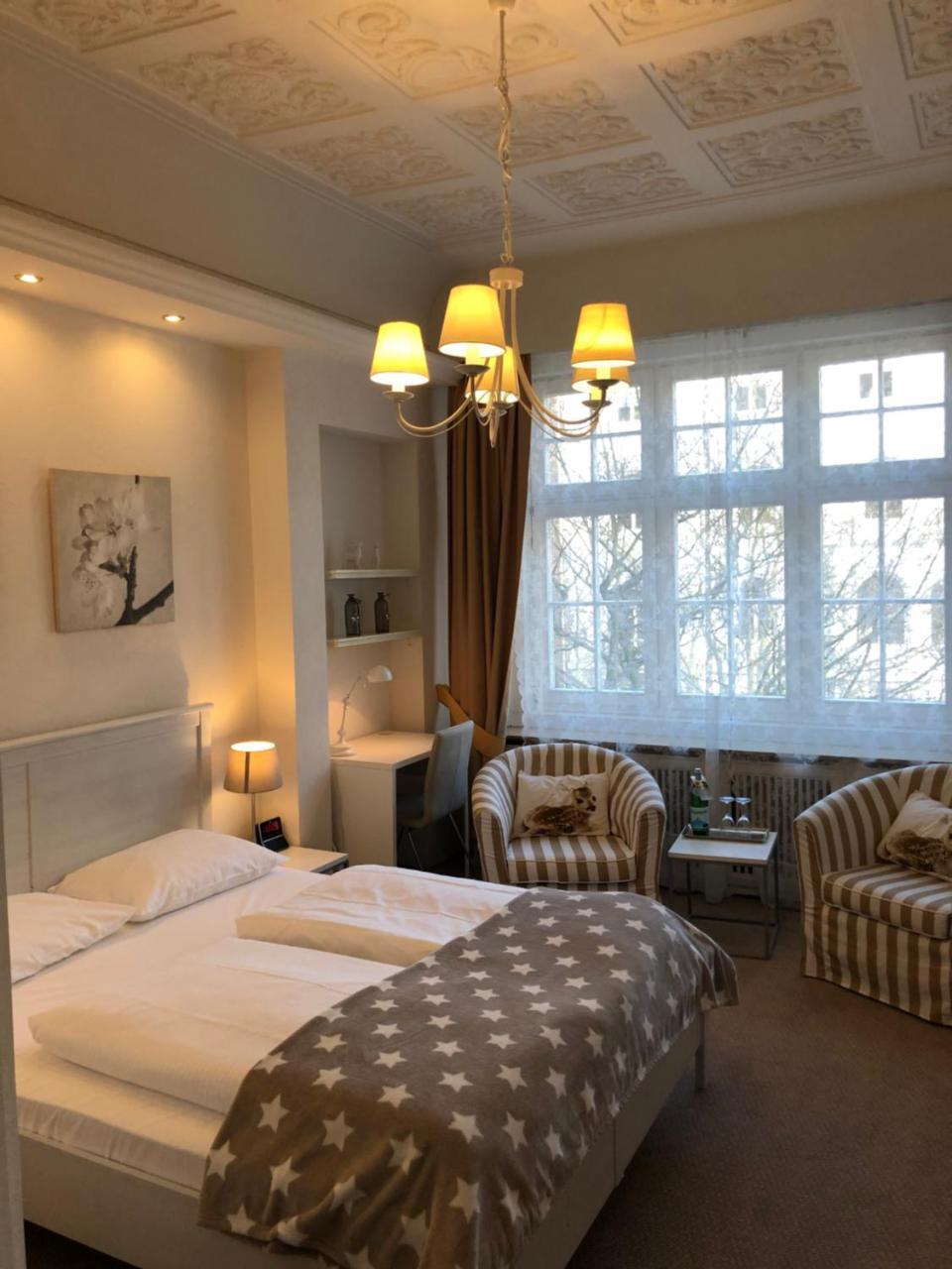 Hotel Fresena Im Dammtorpalais Hamburg Bagian luar foto