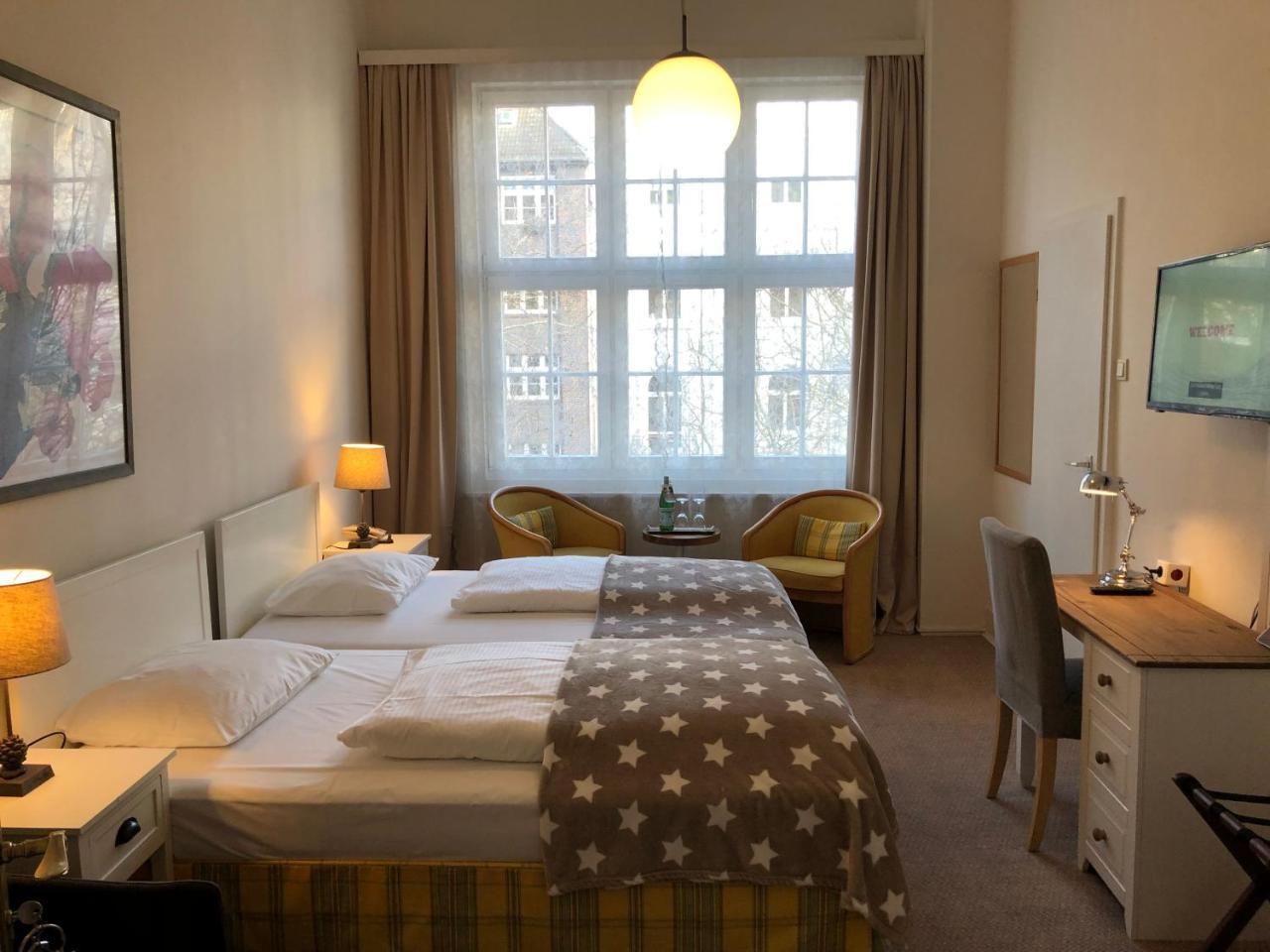 Hotel Fresena Im Dammtorpalais Hamburg Bagian luar foto