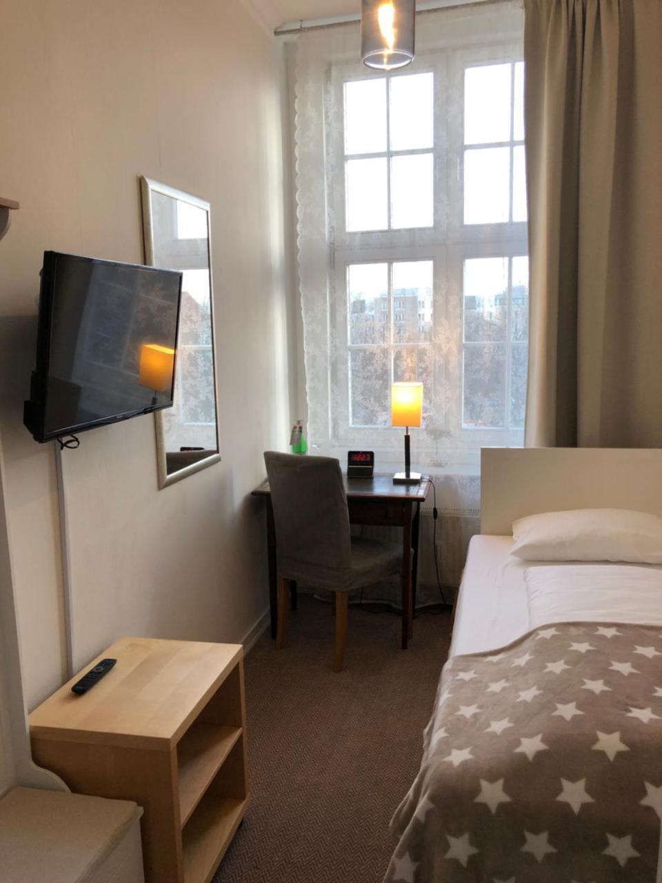 Hotel Fresena Im Dammtorpalais Hamburg Bagian luar foto