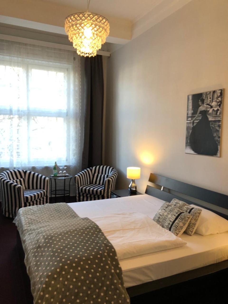 Hotel Fresena Im Dammtorpalais Hamburg Bagian luar foto